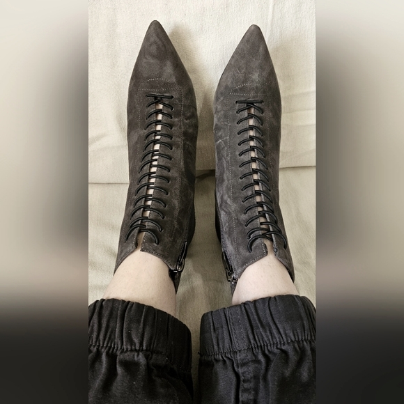 Kendal and Kylie stiletto boots - Picture 3 of 9